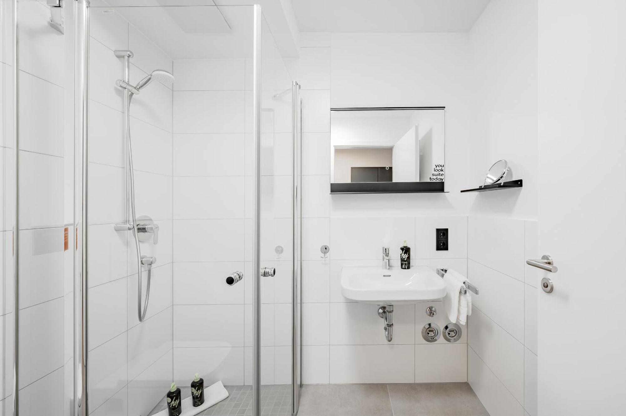 Limehome Metzingen Wilhelmstr Kamer foto